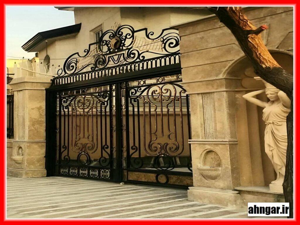 ویژگی ها و مزایای درب حیاط فرفورژه
