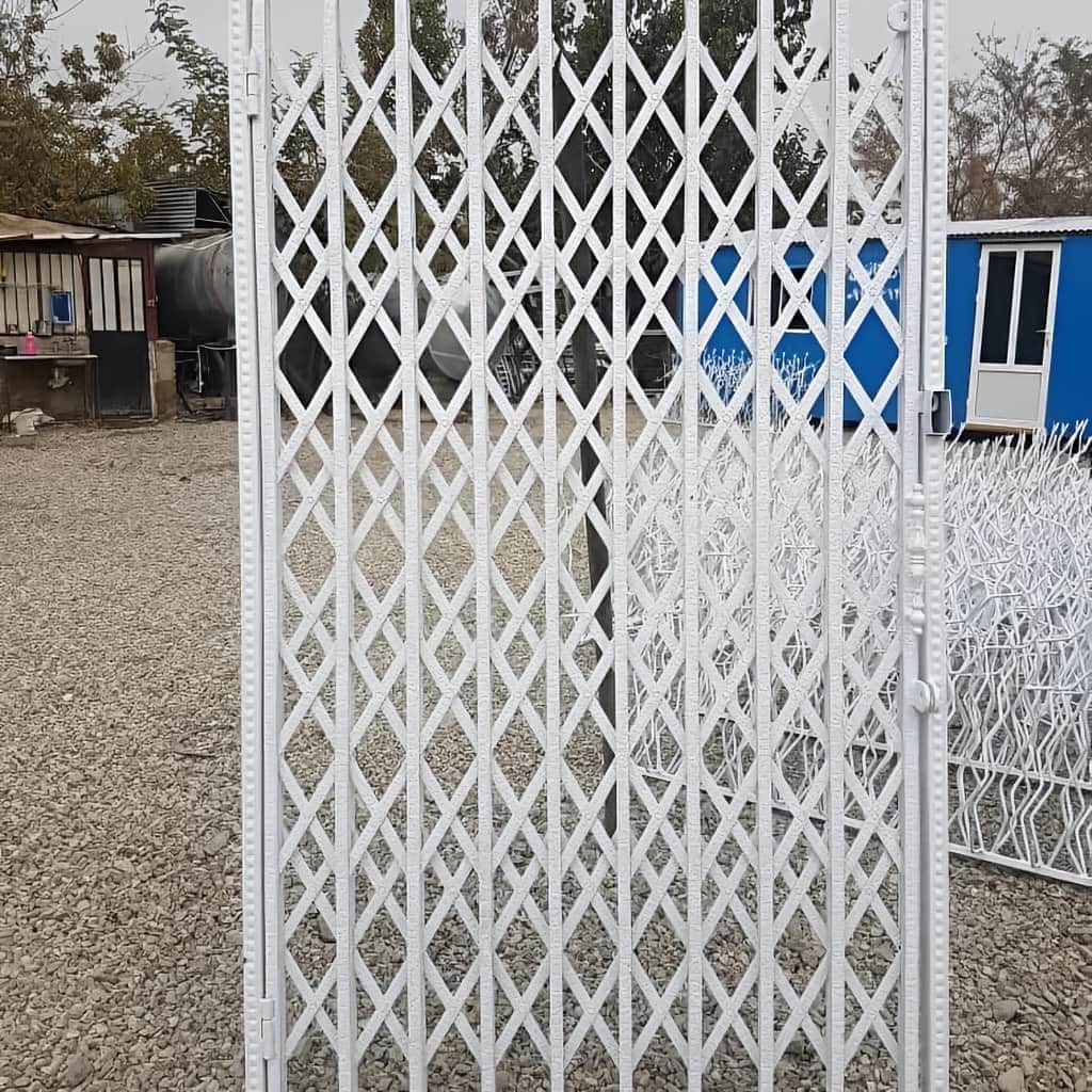 نصب درب آکاردئونی دو گل در استان گیلان