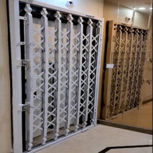 درب آکاردئونی در عظیمیه کرج