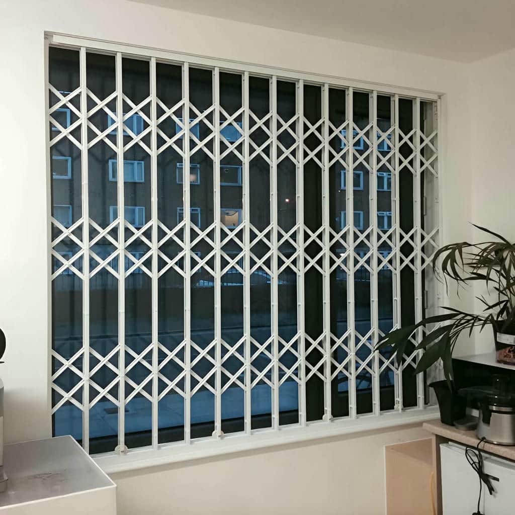 درب آکاردئونی در استان مازندران