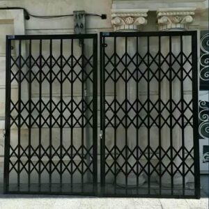 درب آکاردئونی در بیرجند