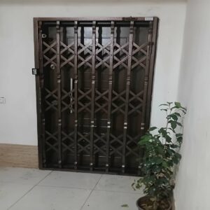 درب آکاردئونی در سنندج