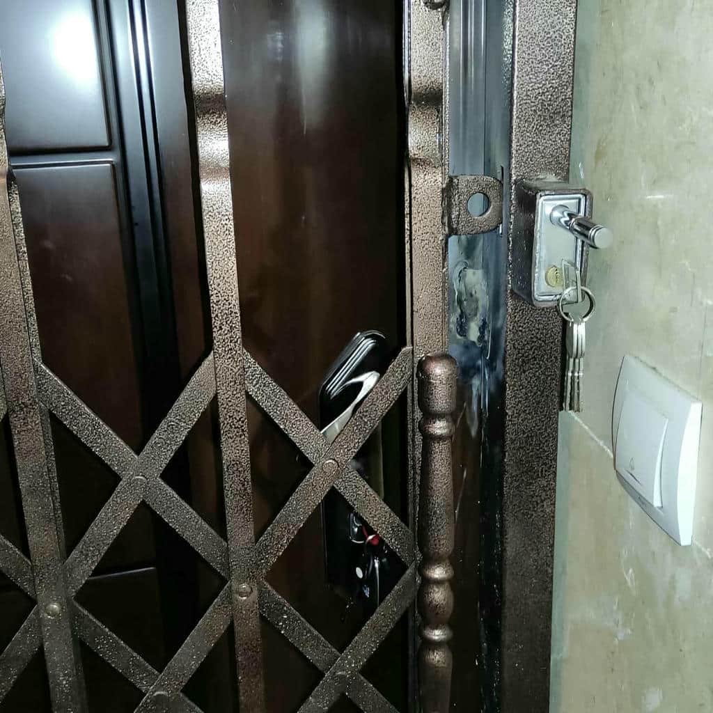 درب آکاردئونی در استان خوزستان