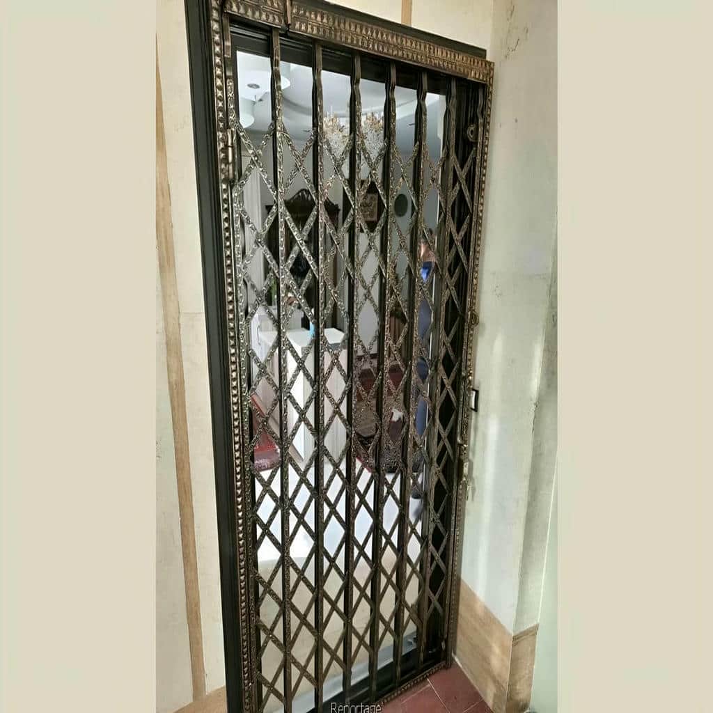 درب آکاردئونی در بجنورد