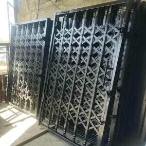 درب آکاردئونی در پردیس