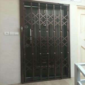 درب آکاردئونی در گرگان
