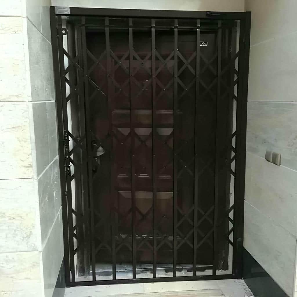 درب آکاردئونی در ساری