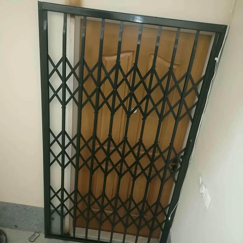 درب آکاردئونی در یاسوج