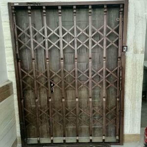 درب آکاردئونی در قشم