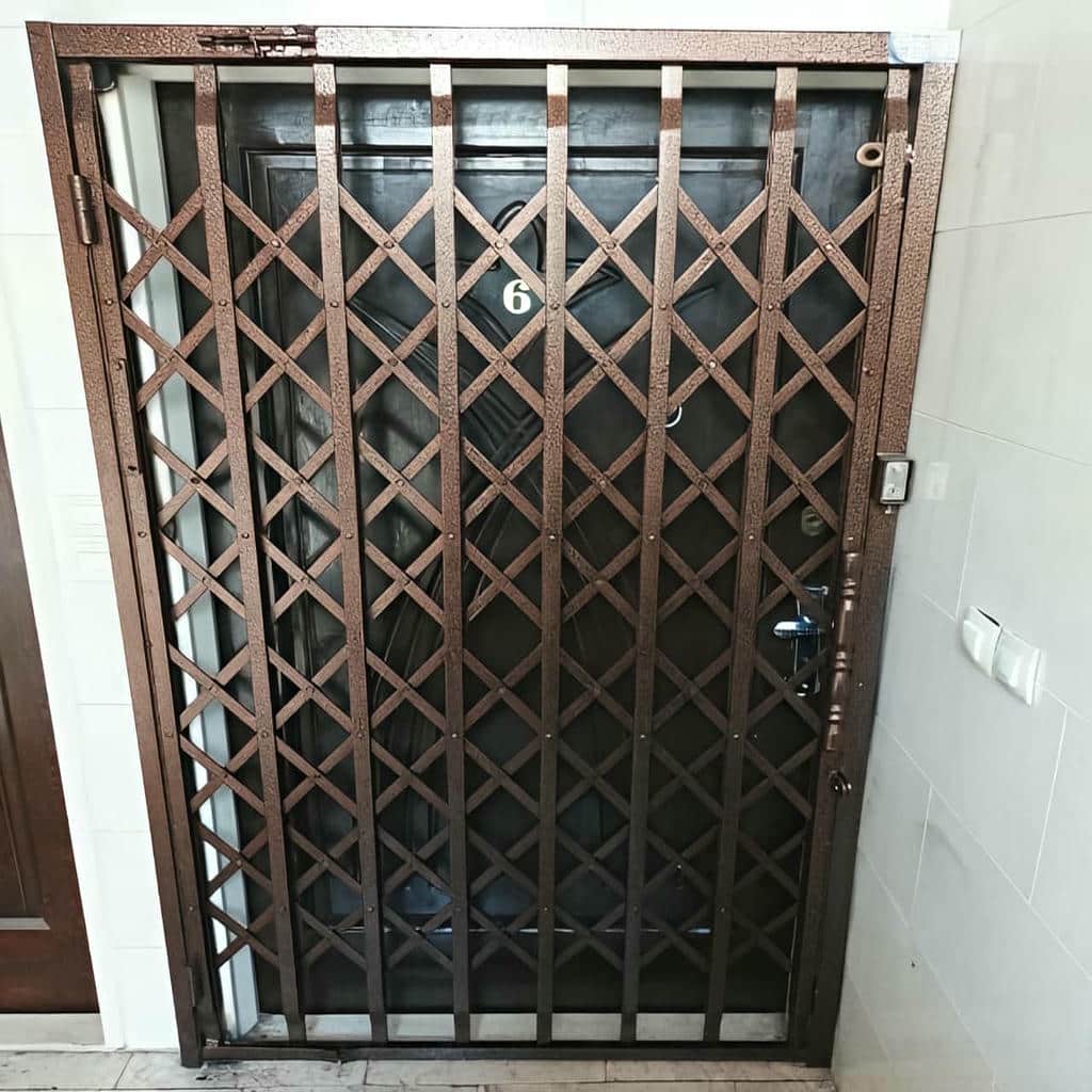 درب آکاردئونی در ایلام