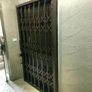 درب آکاردئونی در سقز