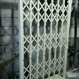 درب آکاردئونی در بندر چابهار