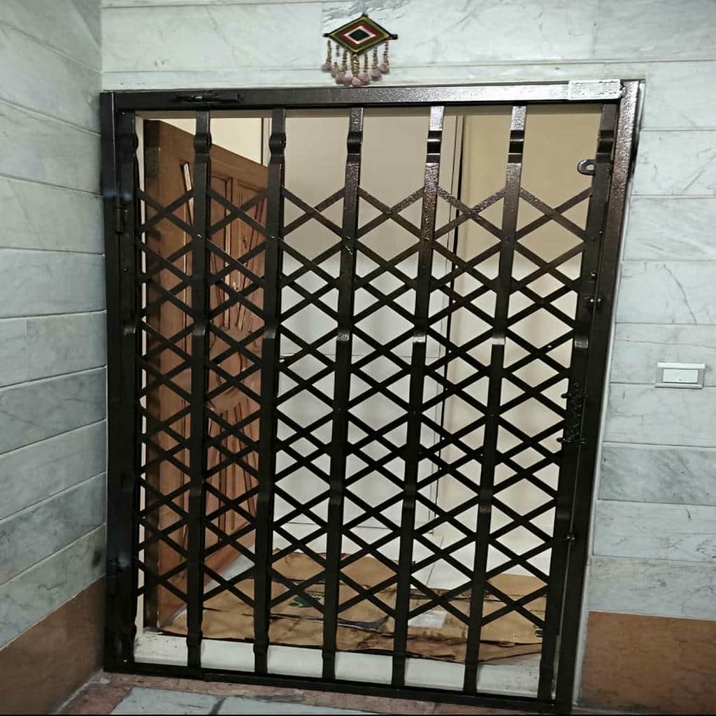 درب آکاردئونی در اراک