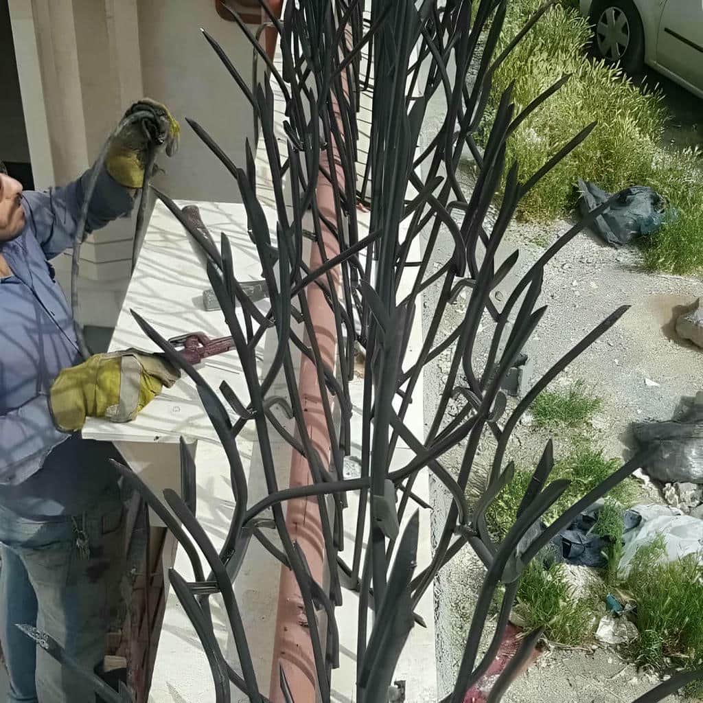 حفاظ شاخ گوزنی دیواری در پرند