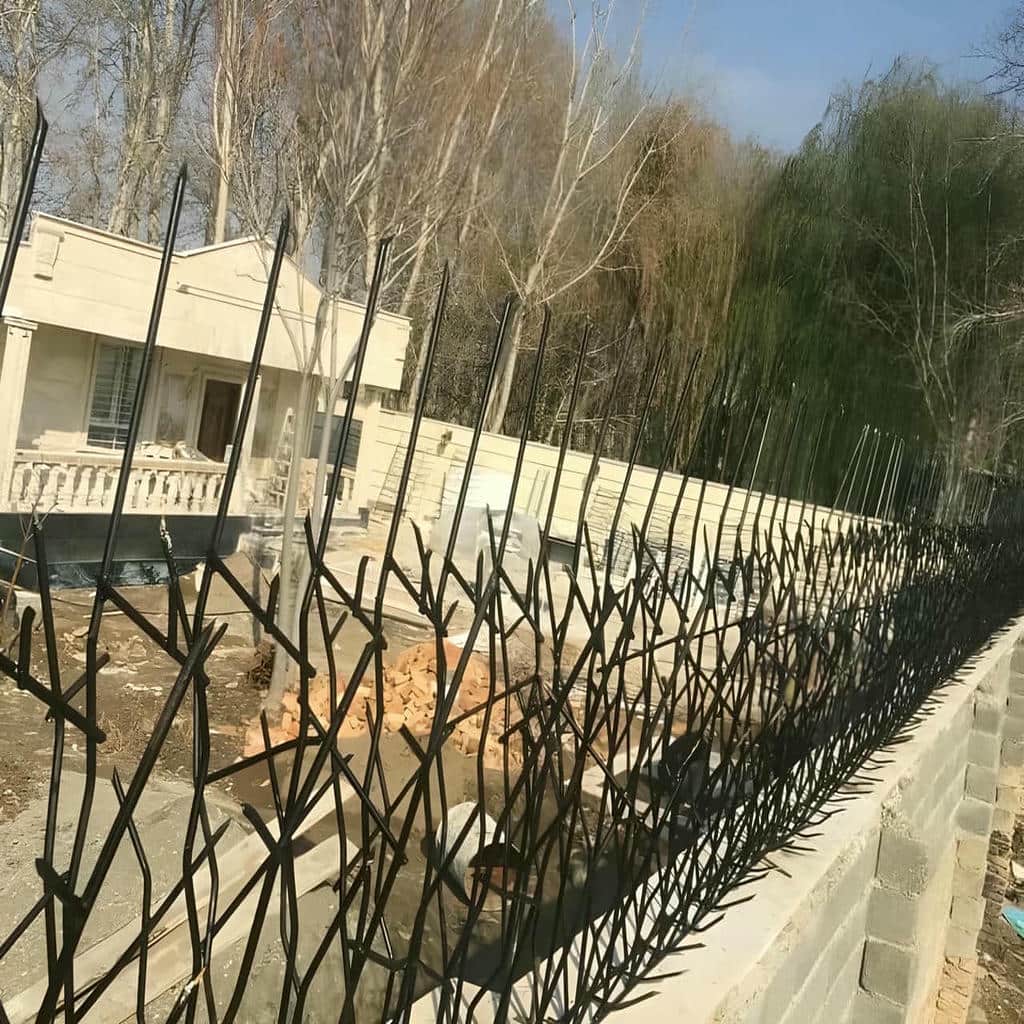 نصب حفاظ شاخ گوزنی نرده دیوار در زاهدان