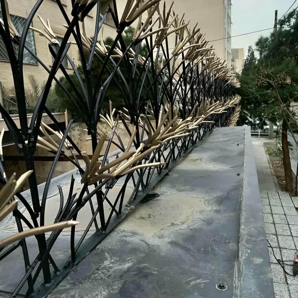 نصب حفاظ شاخ گوزنی دیواری ارتفاع استاندارد در بومهن