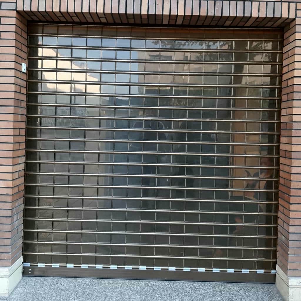 نصب کرکره برقی اتوماتیک ریل تراز در سیرجان
