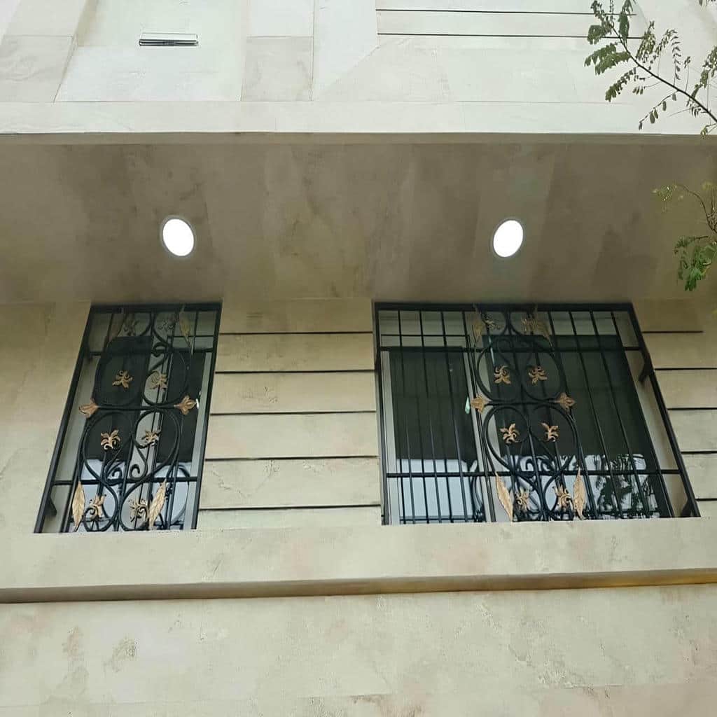 نصب حفاظ پنجره فلزی فرفورژه در چالوس