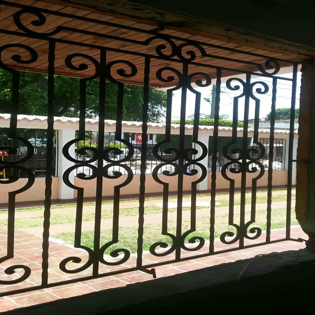 خرید حفاظ پنجره فلزی ساده در سنندج