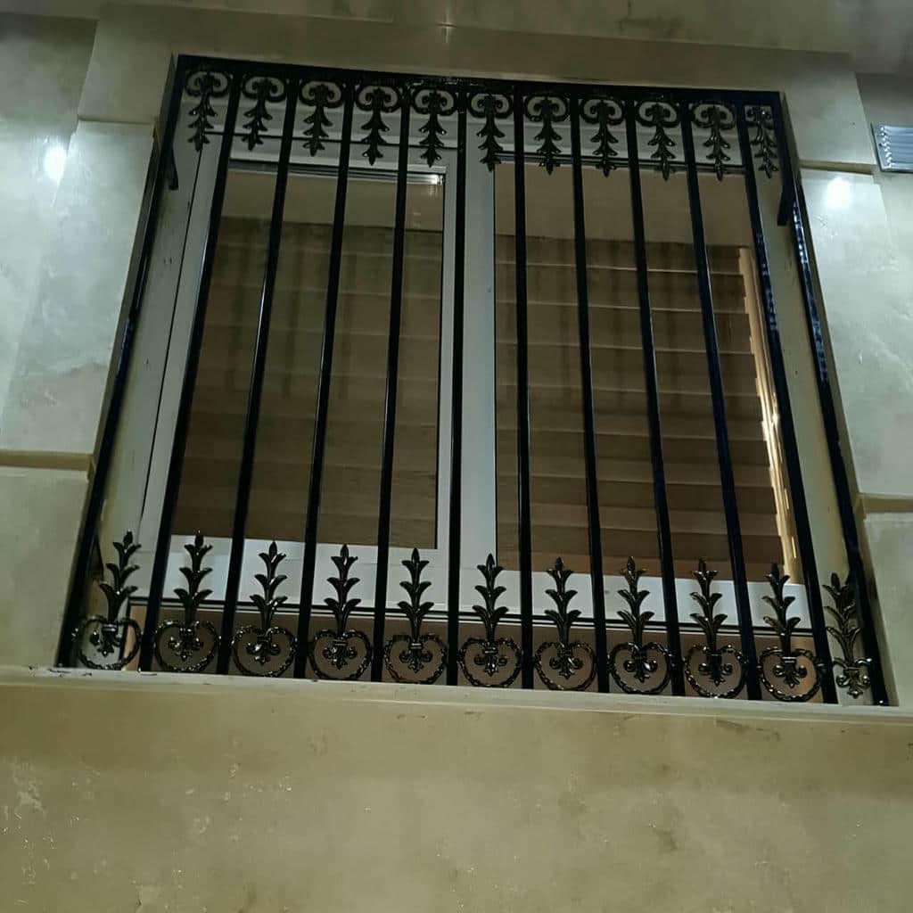 حفاظ پنجره فلزی در فشم