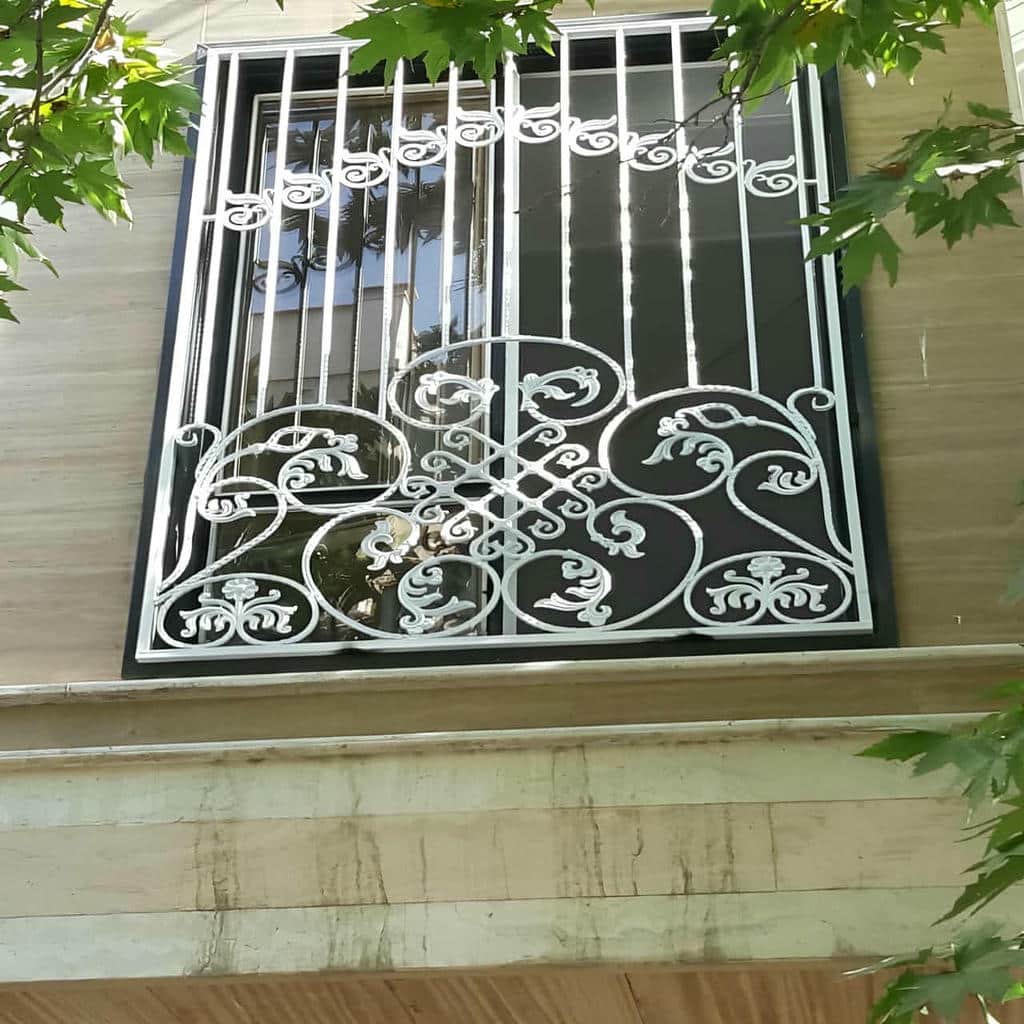 نصب حفاظ پنجره فلزی فرفورژه در سبزوار