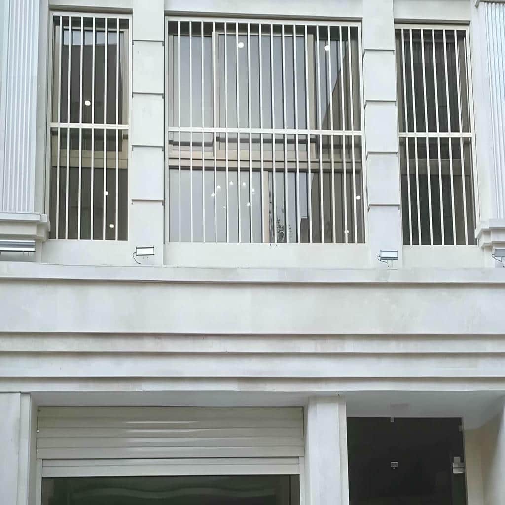 نصب حفاظ پنجره فلزی فرفورژه در رامسر