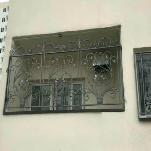 حفاظ پنجره فلزی در آبادان