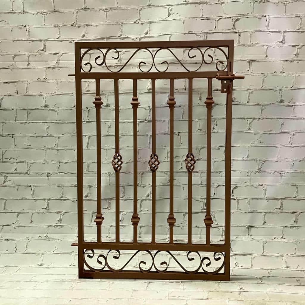 نصب حفاظ پنجره فلزی فرفورژه در ایلام