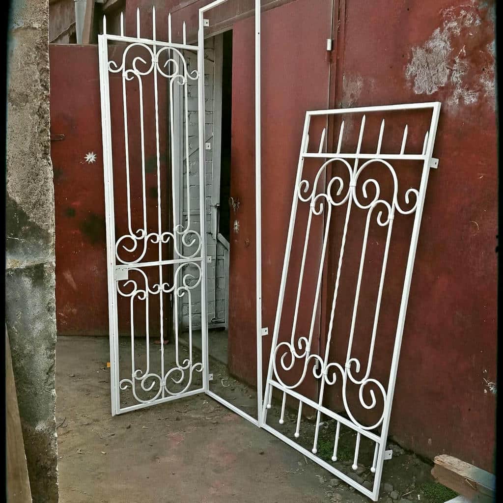 خرید حفاظ پنجره فلزی ساده در اندیشه