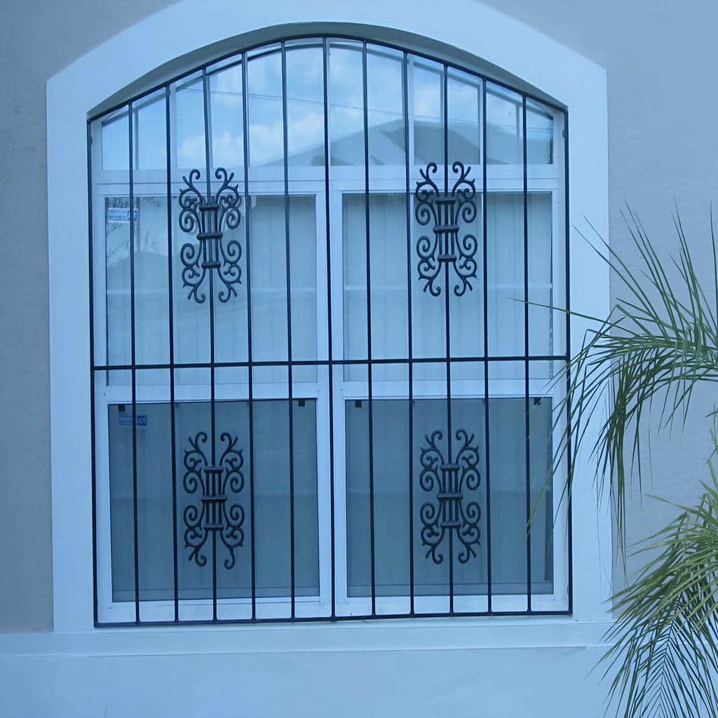 نصب حفاظ پنجره فلزی مدرن در اندیشه
