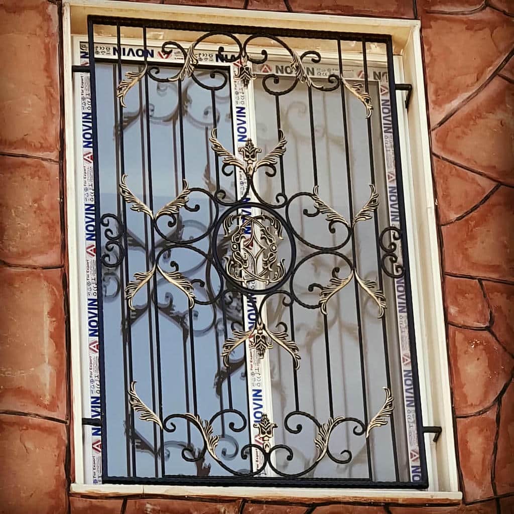نصب حفاظ پنجره فلزی فرفورژه در تبریز