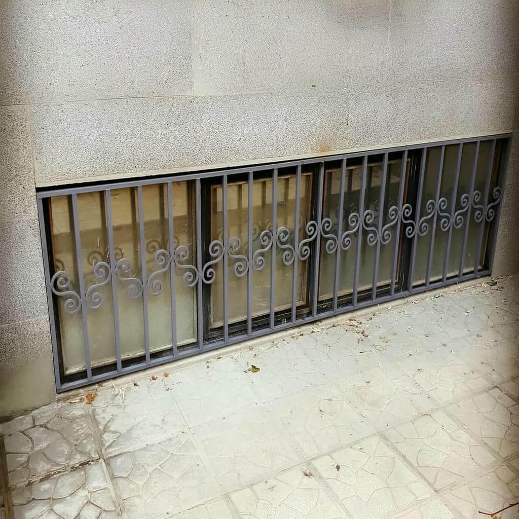 نصب حفاظ پنجره فلزی مدرن در هشتگرد