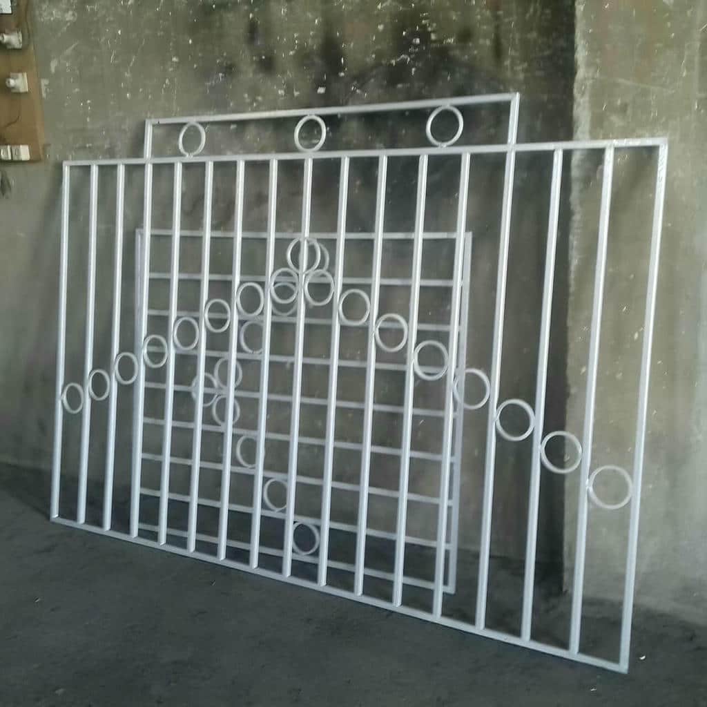 نصب حفاظ پنجره فلزی رنگ در استان گلستان