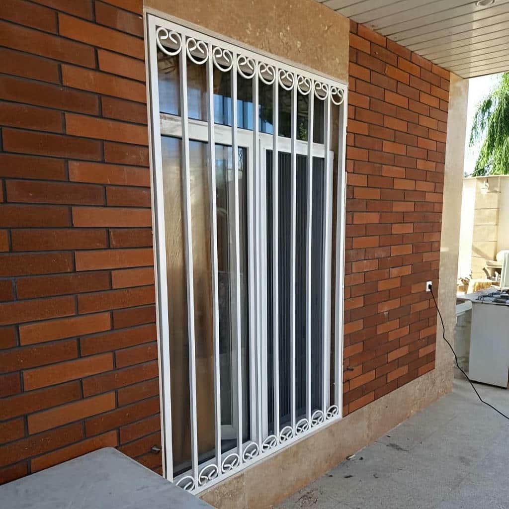نصب حفاظ پنجره فلزی فرفورژه در اردبیل
