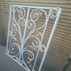 حفاظ پنجره فلزی در بندر چابهار