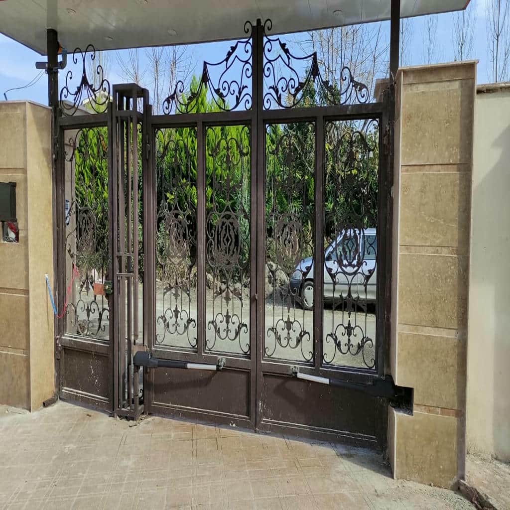 جک درب پارکینگ در ایرانشهر