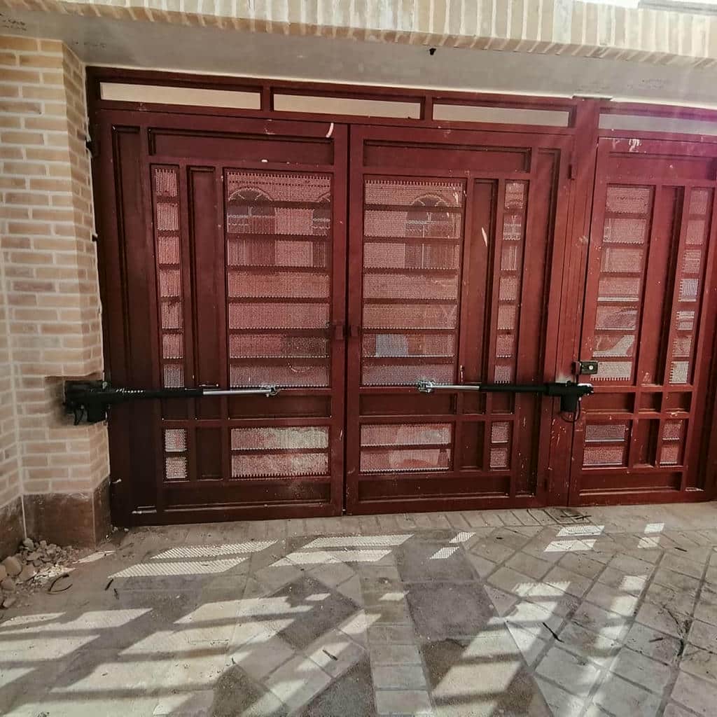 نصب جک درب پارکینگ تابلو استاندارد در رامسر