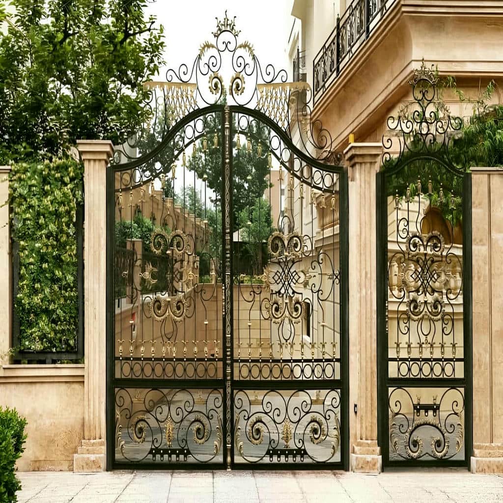 خرید درب پارکینگ حیاط کلاسیک در قائمشهر