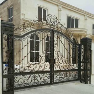 درب پارکینگ حیاط در عظیمیه کرج