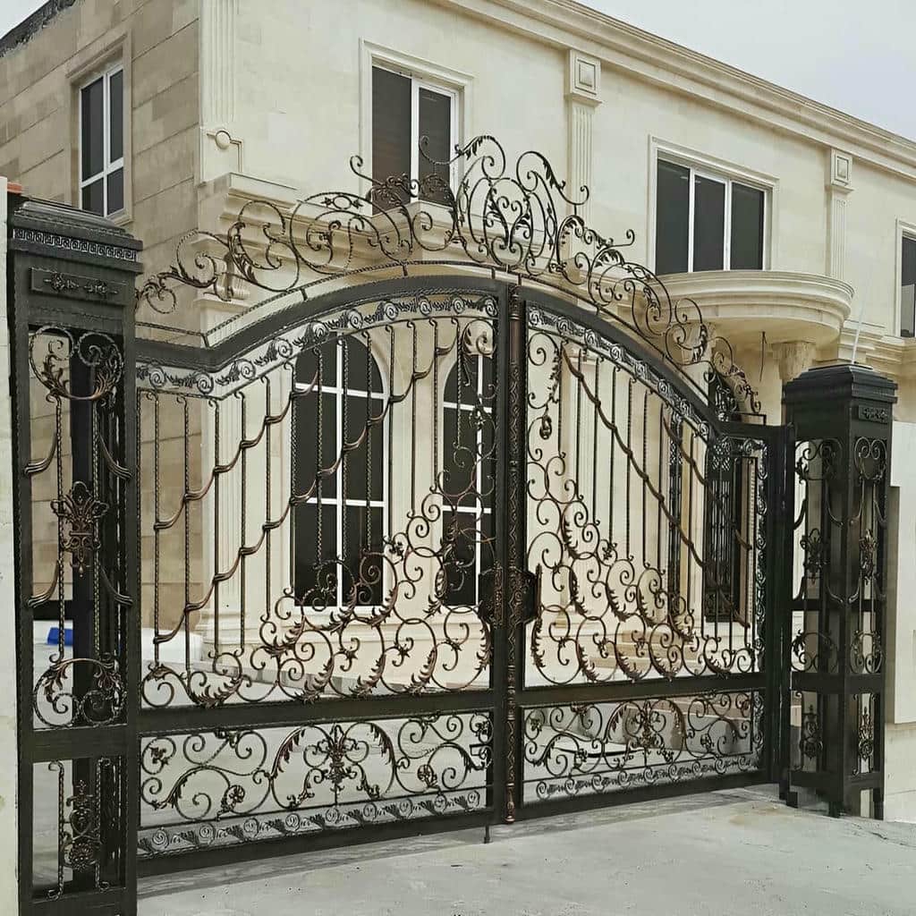 درب پارکینگ حیاط در عظیمیه کرج