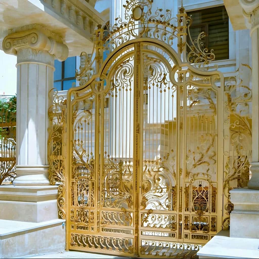 نصب درب پارکینگ حیاط آهنی ساده در فیروزکوه