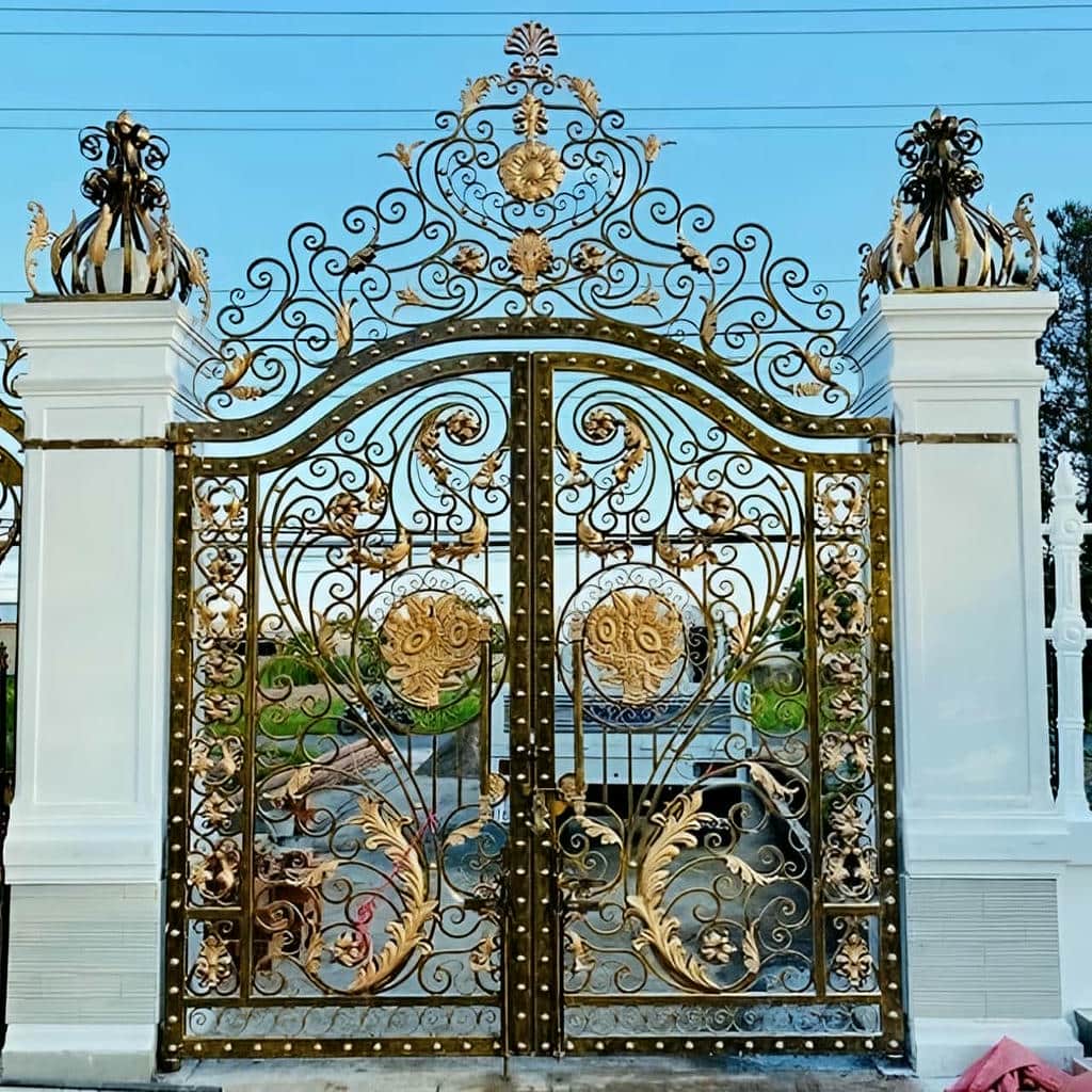 درب پارکینگ حیاط در هشتگرد