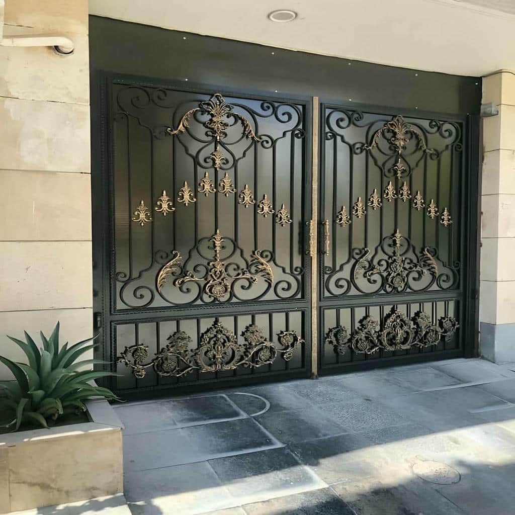 نصب درب پارکینگ حیاط مدرن در بابل