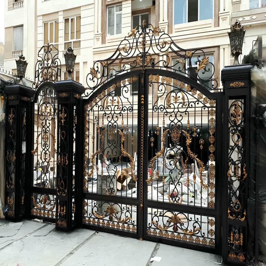 نصب درب پارکینگ حیاط مدرن در گنبدکاووس