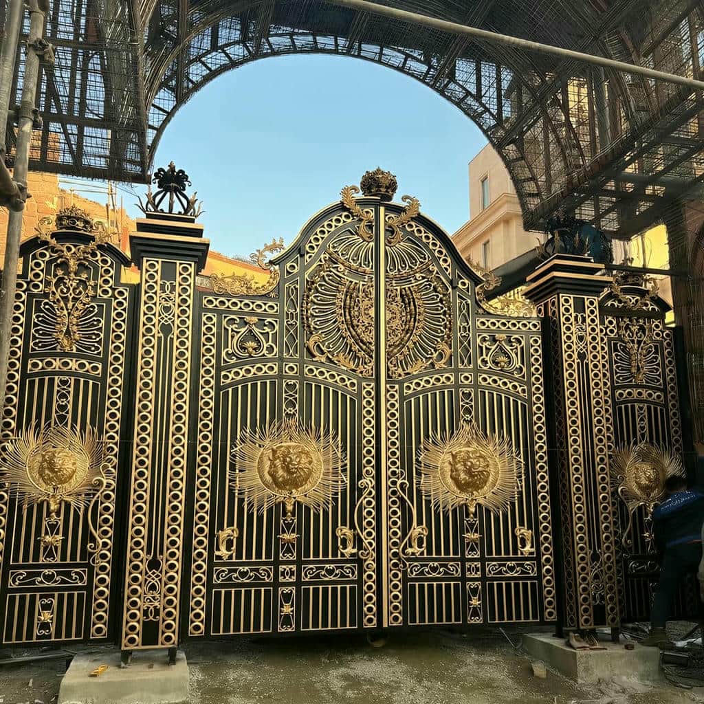 درب پارکینگ حیاط در تبریز