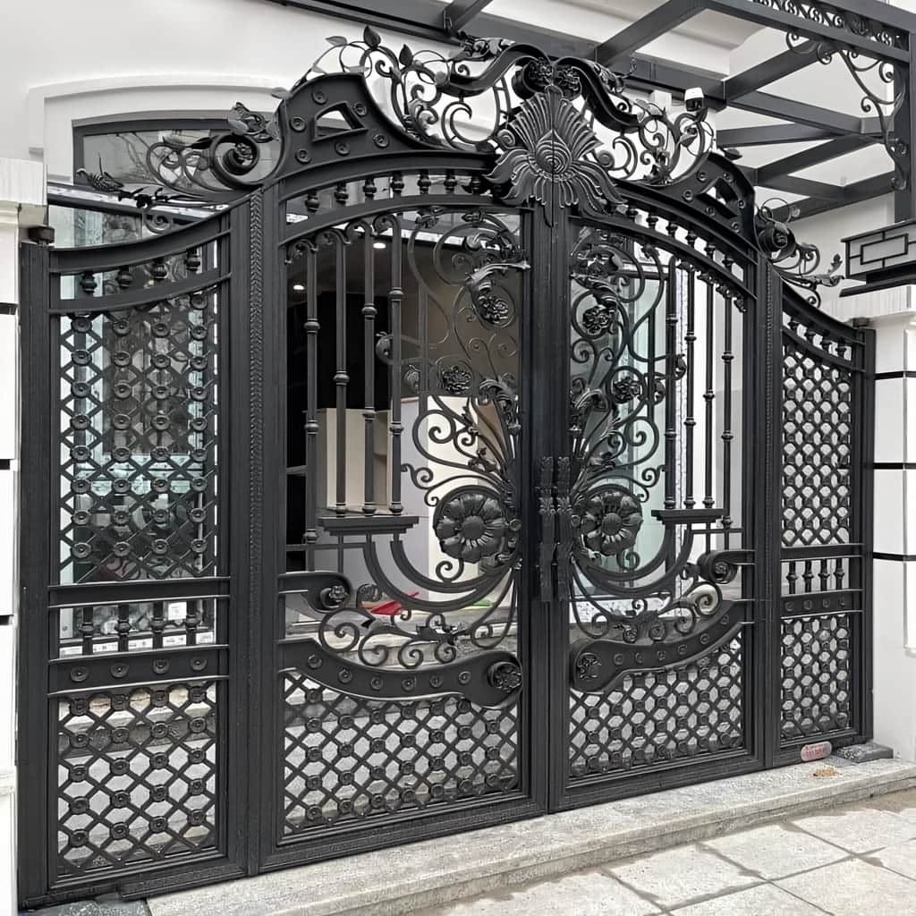 خرید درب پارکینگ حیاط فرفورژه در ساری