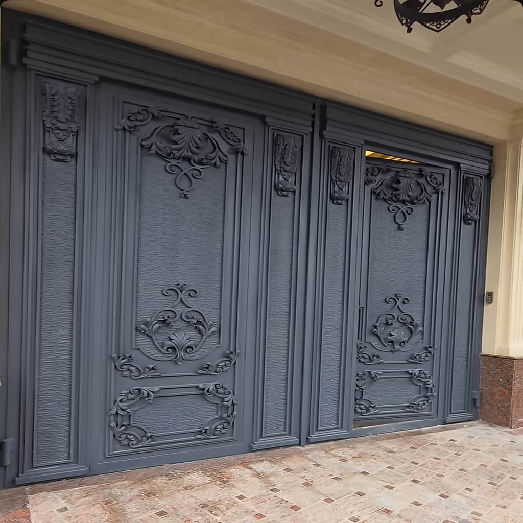 نصب درب پارکینگ حیاط هماهنگ با نما در بندر دیلم