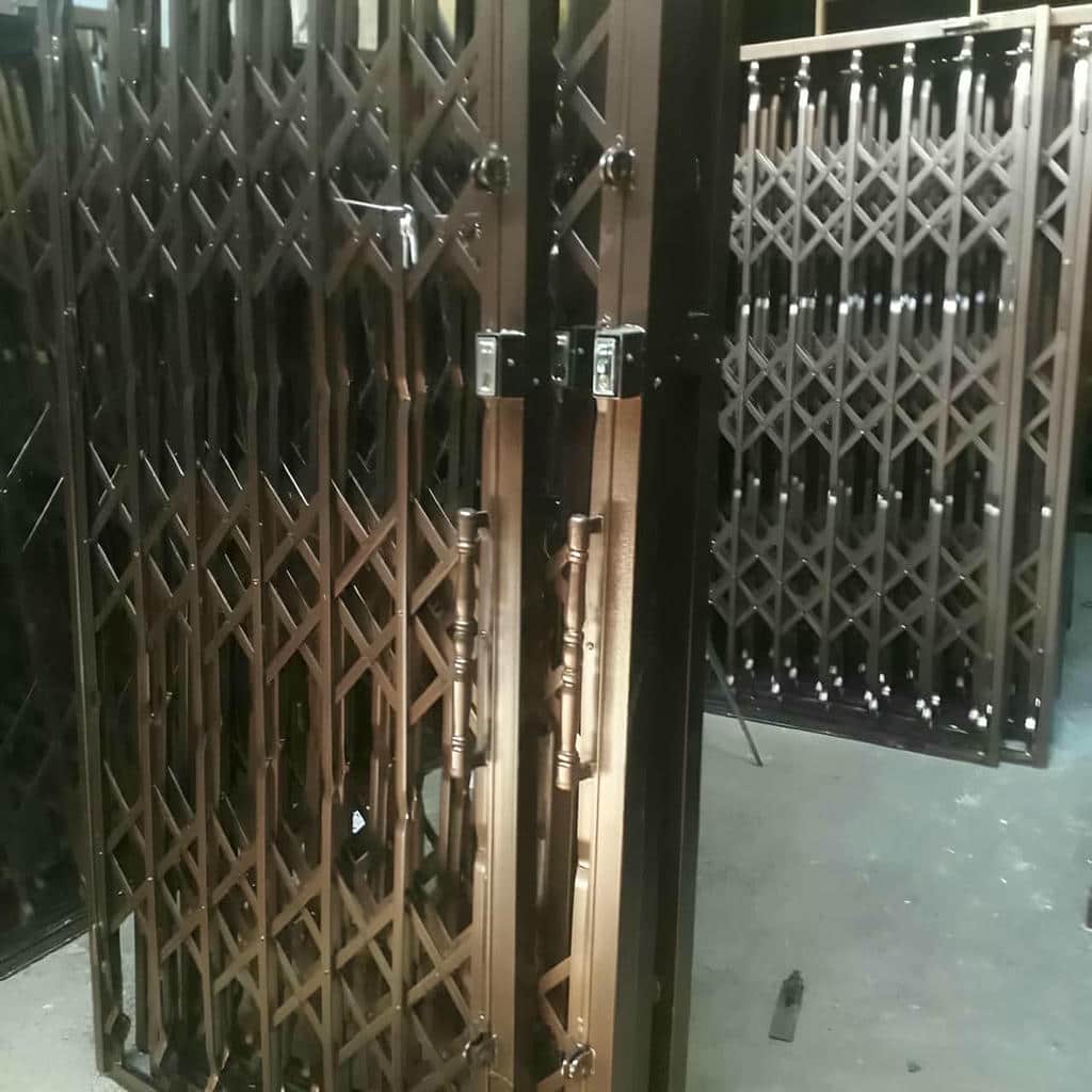 دسته بندی انواع درب آکاردئونی بر اساس گل، تسمه و مدل ساخت