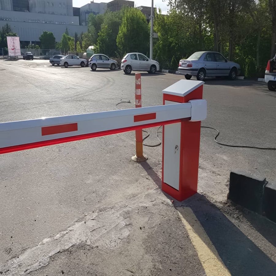 راهبند پارکینگ خانگی با ریموت کنترل برای عبور خودروهای مجاز