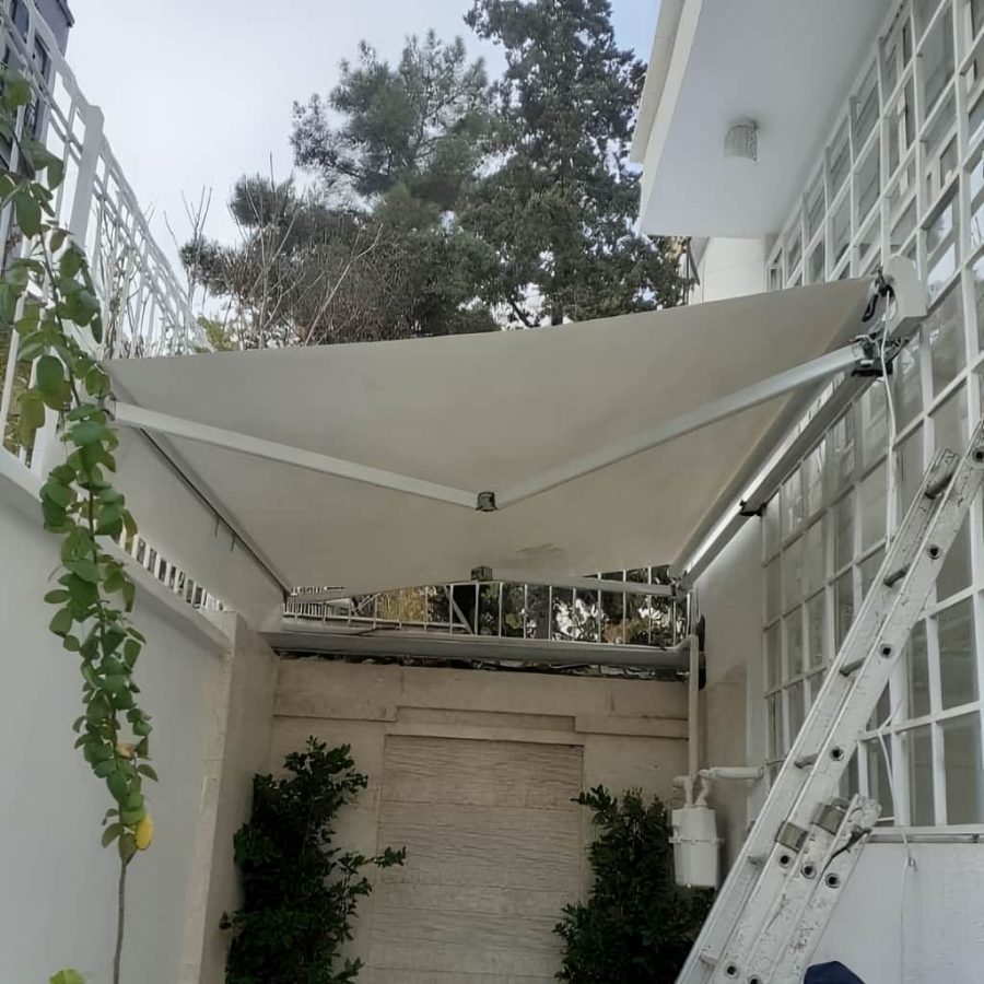 سایبان برقی با ریل تراز شده و حرکت منظم بازشو